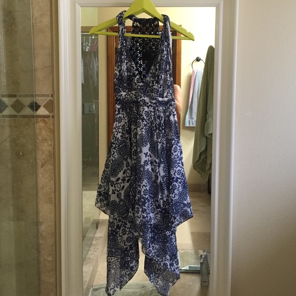 GUESS NWT TWISTED MOROCCAN DRESS, blue and white