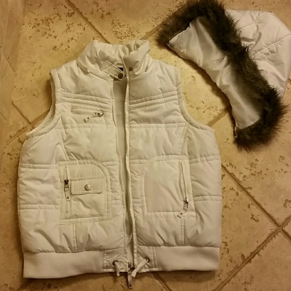 Deb white puffer vest