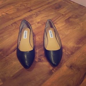 Steve Madden black flats