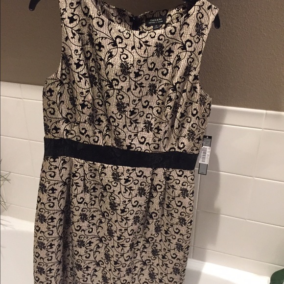 NWT gorgeous gold and black Tahari 10