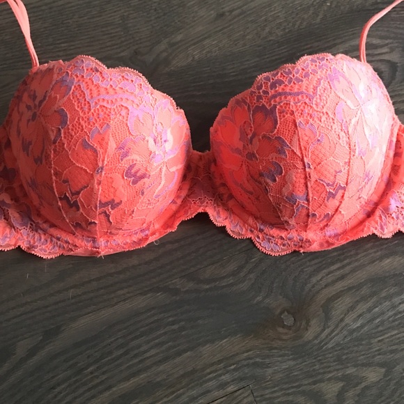 Victoria secret bra 34D