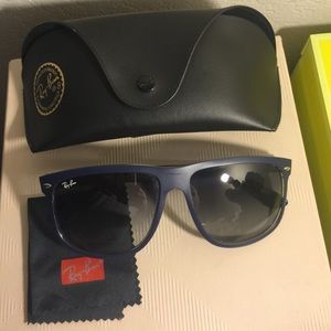 🕶 Men's Ray-Ban Sunglasses Model RB4147