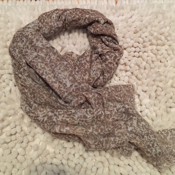 Leopard print scarf-The Gap