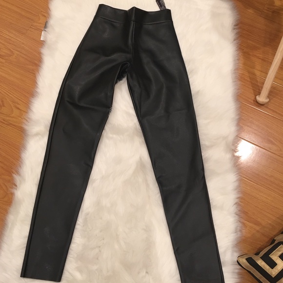 Chiara Boni Pants Mbm 591 700 1