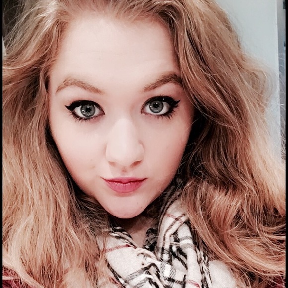 Meet your Posher, Anna - Picture 1 of 1