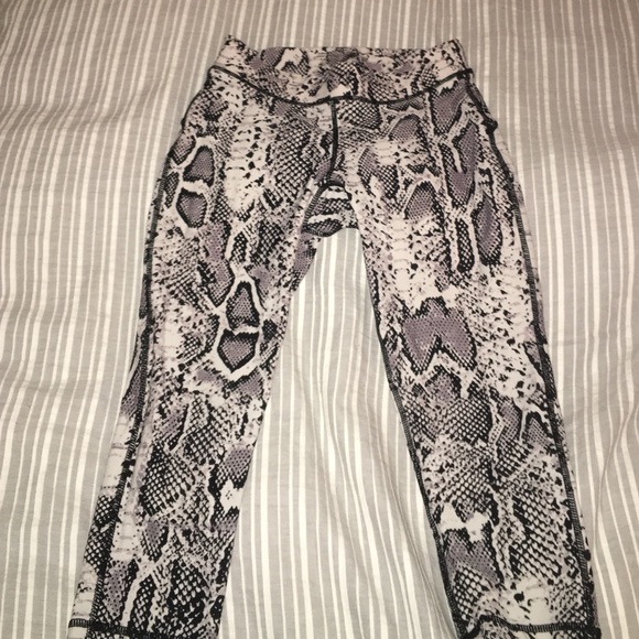 HPE Snakeskin Compression Crop