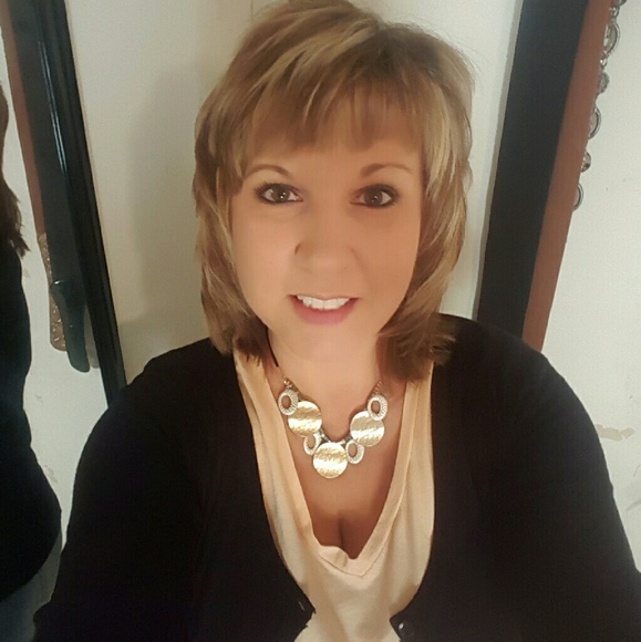 Meet your Posher, Lynelle