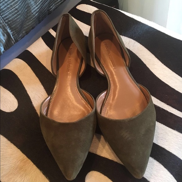 Flat shoes