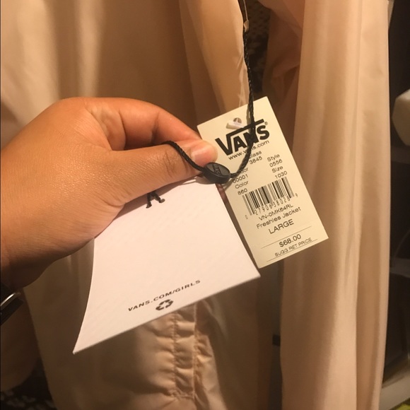 Wind breaker - Picture 4 of 6