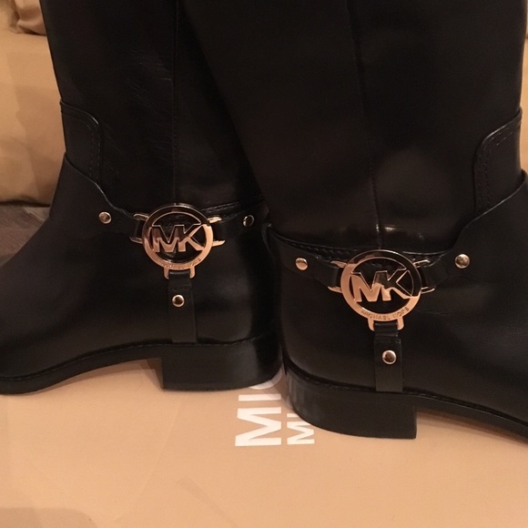 NEW MK BOOTS - Picture 4 of 4