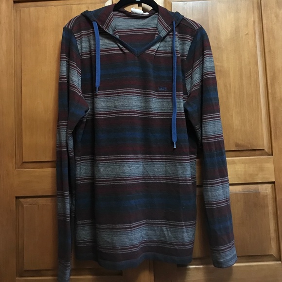 VANS hooded long sleeve comfy tee!