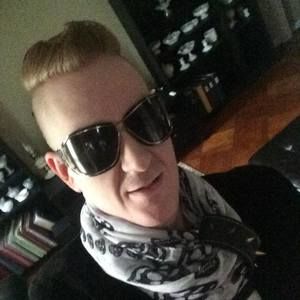 Meet your Posher, Christopher