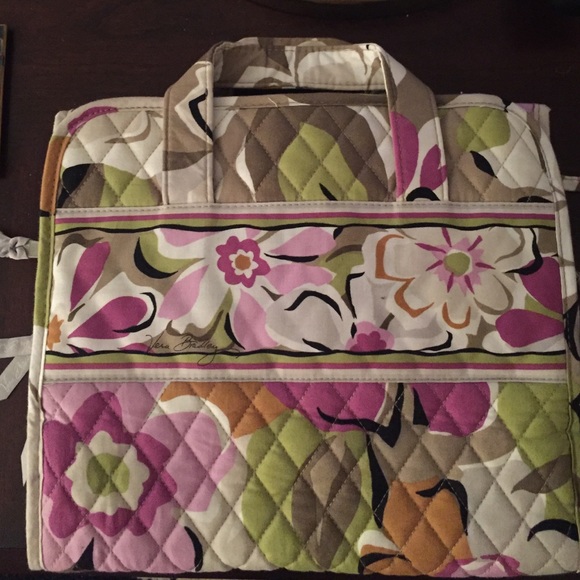 Vera Bradley hanging organizer