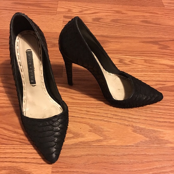 🚫SOLD ELSEWHERE. NOT AVAILABLE🚫Alice + Olivia