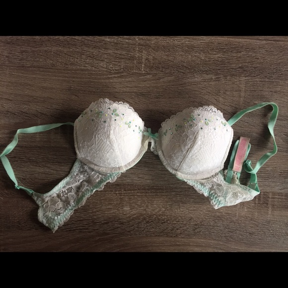 Victoria Secret bra