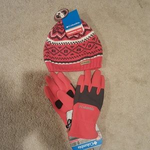 NWT COLUMBIA THERMAL COIL BEANIE AND GLOVES BUNDLE