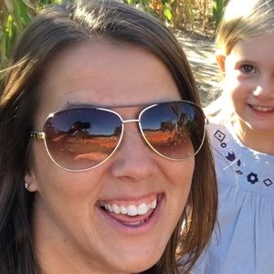 Meet your Posher, Cara