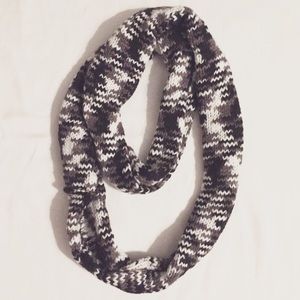 🔥 Chunky Knit Infinity Scarf