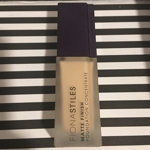 Fiona Stiles Matte Finish Foundation Conc. 03
