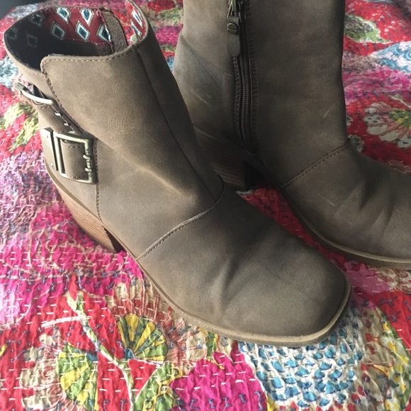 Heeled boots
