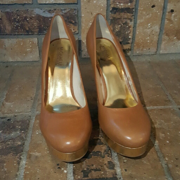 MK Brown Leather heels