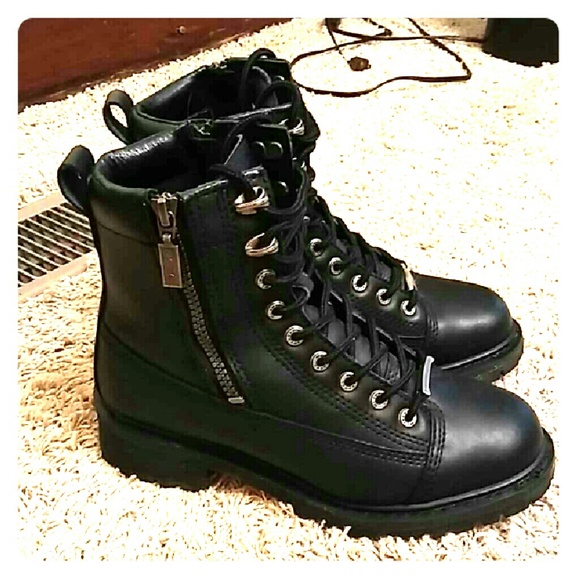 Milwauke womens size 9 boots