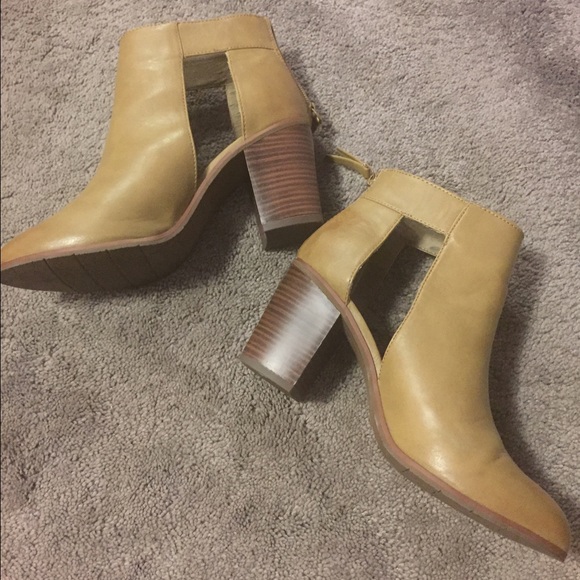 Brand new! Combust cut bootie