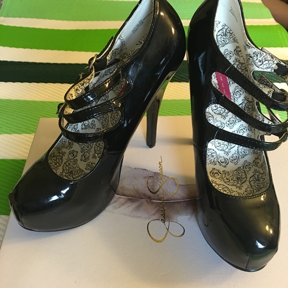 Rockabilly bordello patent leather stilettos