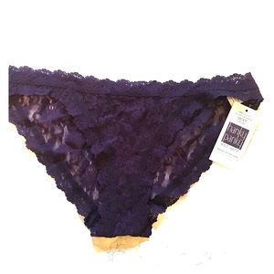 HANKY PANKY SIGNATURE LACE BIKINI - NEVER WORN