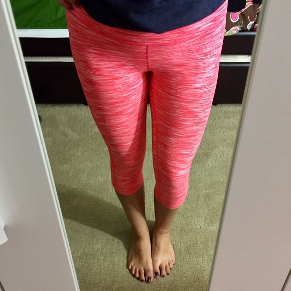 Pink Zella yoga capris