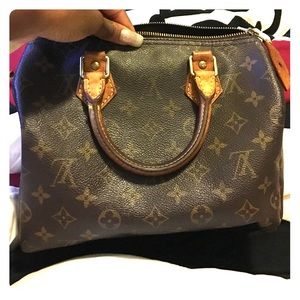 Louis Vuitton speedy.