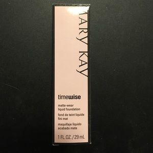 Mary Kay Ivory 6 Liquid Foundation
