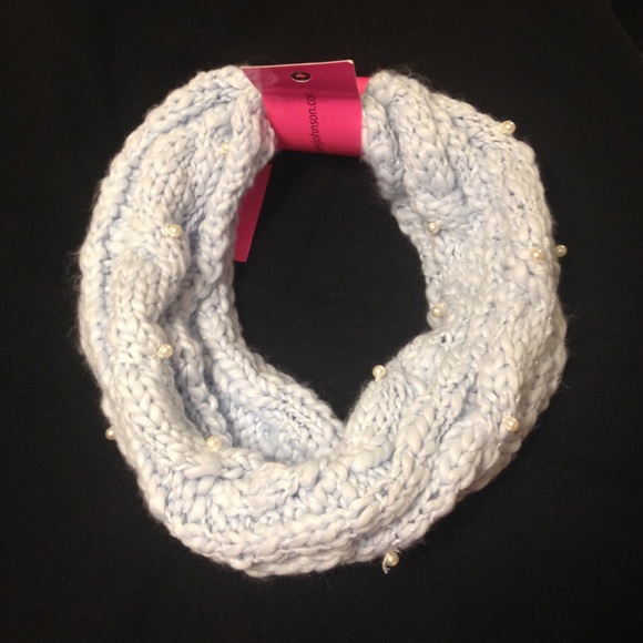 Betsey Johnson Accessories - Betsey Johnson scarf 🔥 flash sale 🌟