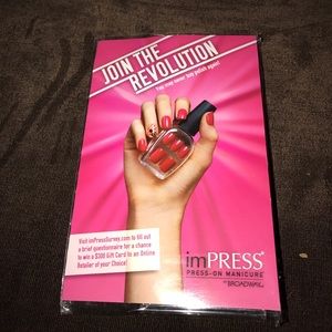 im press press on manicure *brand 🆕*  in red