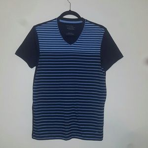 *** Like New ** Men's vneck tshirt * Calvin Klein