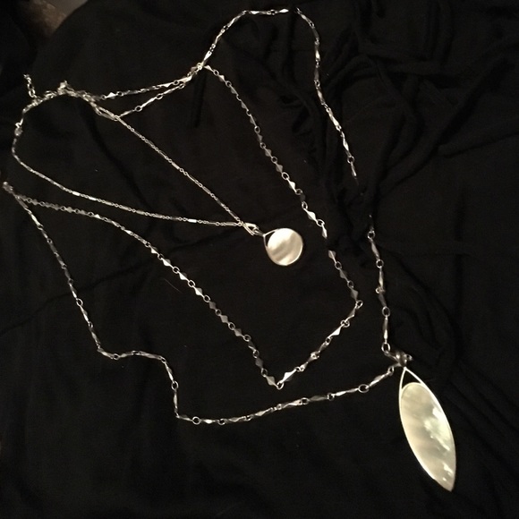 Aurelia pendant necklace