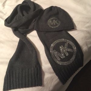 This is not for sale!!! My listing won’t delete