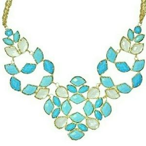 Kendra Scott

Grayce Cutout Bib Statement Necklace