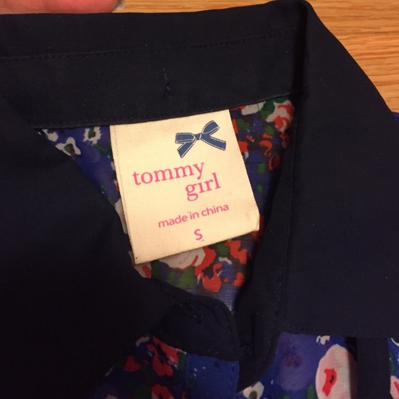 Tommy Girl Sleeveless Button Up - Picture 2 of 3