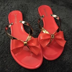 👣👣Gorgeous Coral Bow Sandals👣👣