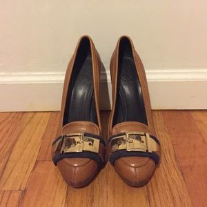 Tory Burch Camel Navy and Gold Buckle Heels