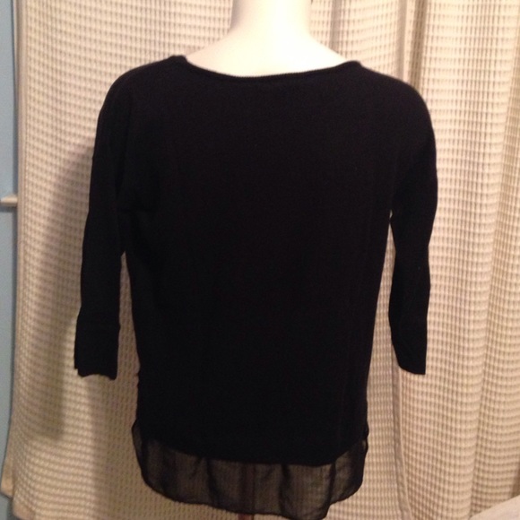 A Ann Taylor top - Picture 2 of 3
