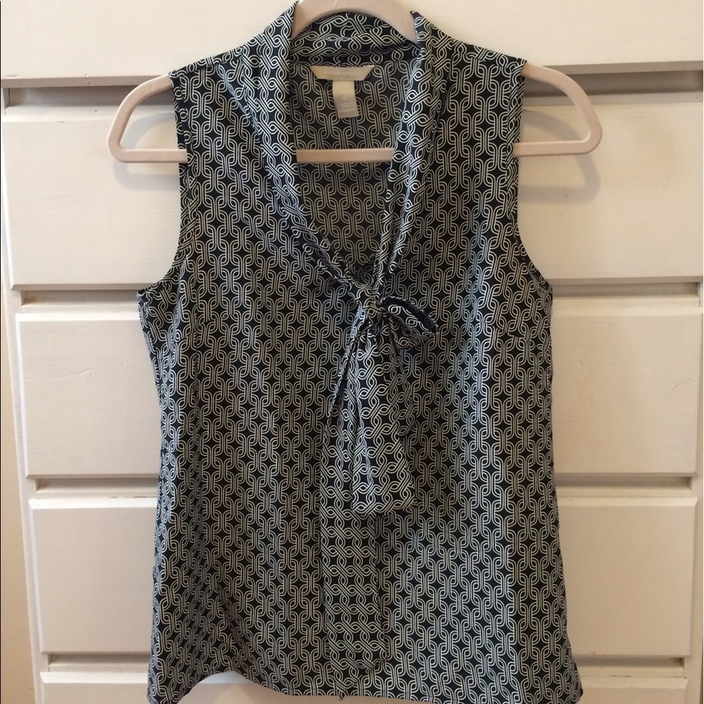 Banana Republic tie front shell