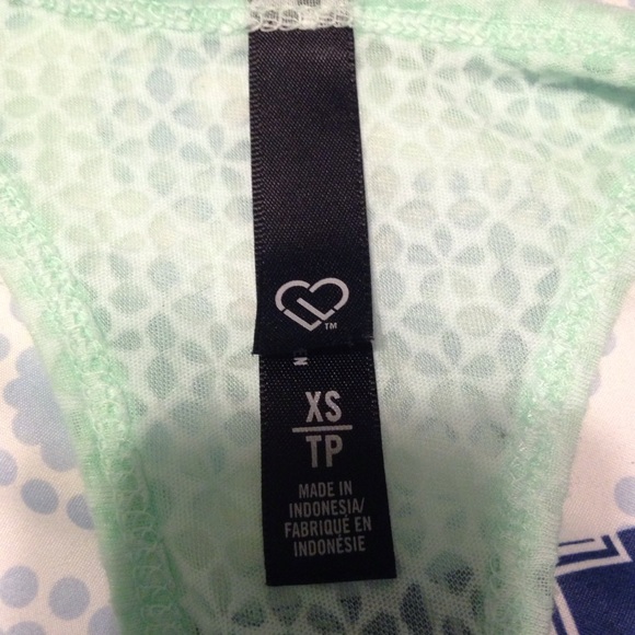 A sea foam tank top - Picture 3 of 3