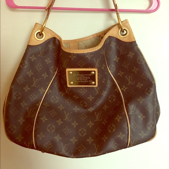 Louis Vuitton Used Purse. Good Condition.