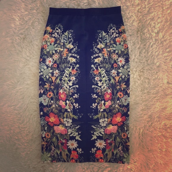 Floral Fitted skirt