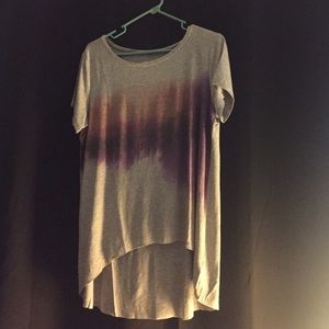 Hi/low shirt. Size L.