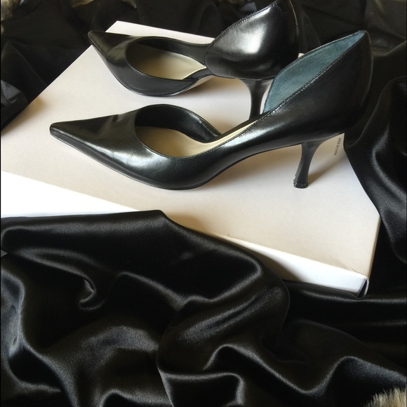 Nine West Shoes - Black 3 inch pumps