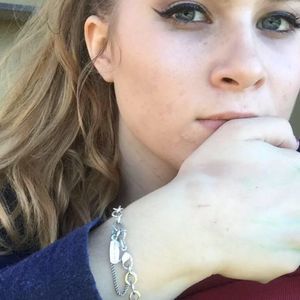 Meet your Posher, Myka