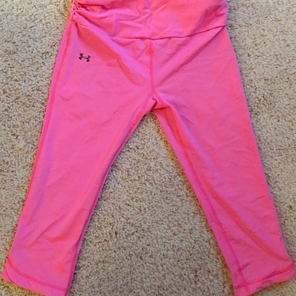 Hot pink Under Armour leggings